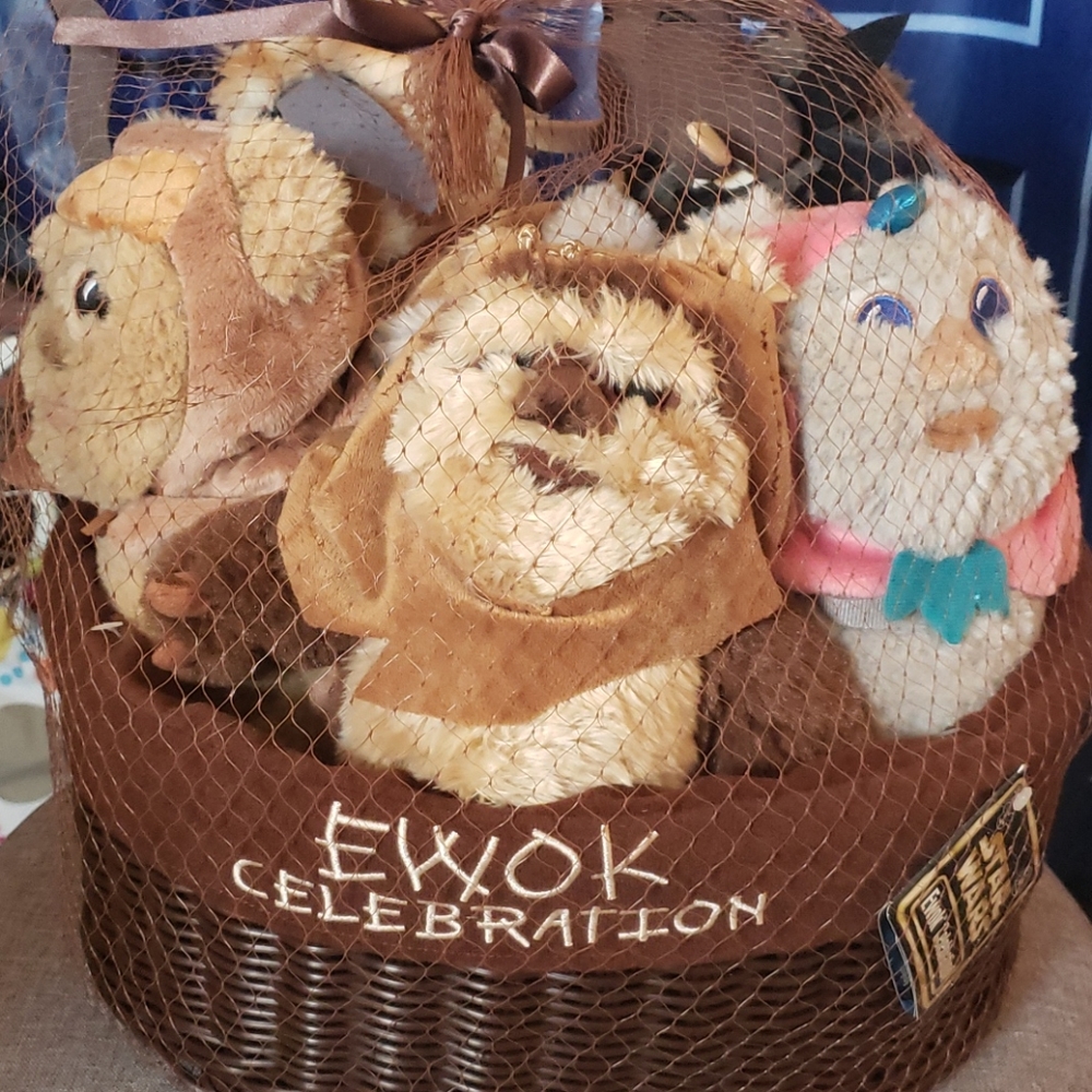 Ewok Celebration Collection Set